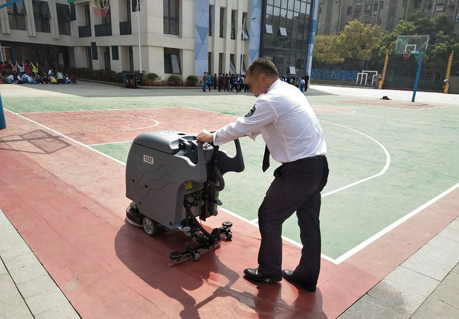江西大型清潔設備多功能洗地機和電動<a href=http://www.binhaiguoji.com.cn target=_blank class=infotextkey>掃地車生產廠</a>