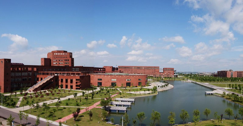江西師范大學(xué)旭潔洗地機(jī)客戶案例-<a href=http://www.binhaiguoji.com.cn target=_blank class=infotextkey>洗地機(jī)生產(chǎn)廠</a>家